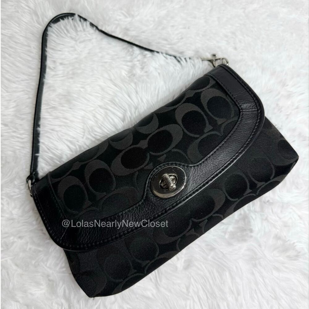y2k COACH Turnlock Black Wristlet Mini Purse